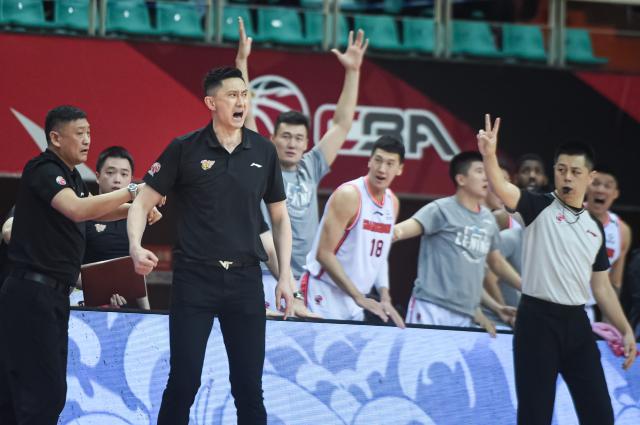 开云APP-京粤大战又见大逆转！冠军倒下之前，依旧还是冠军