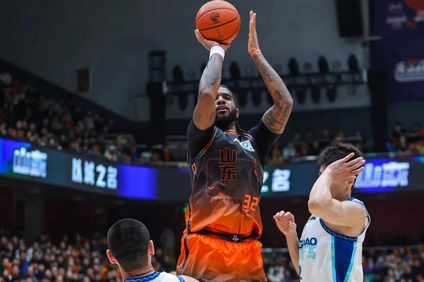开云-山东男篮主场迎战浙江，内外线对决看点十足，期待克里斯持续爆发